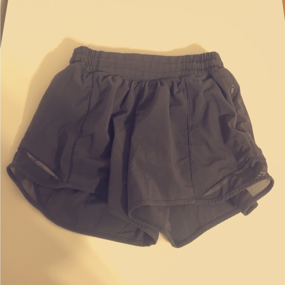 Lululemon Black Hotty Hot Shorts 4”